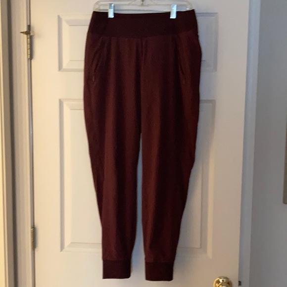 Athleta Pants - Lined Athleta Jogger Wine Colored SZ 8